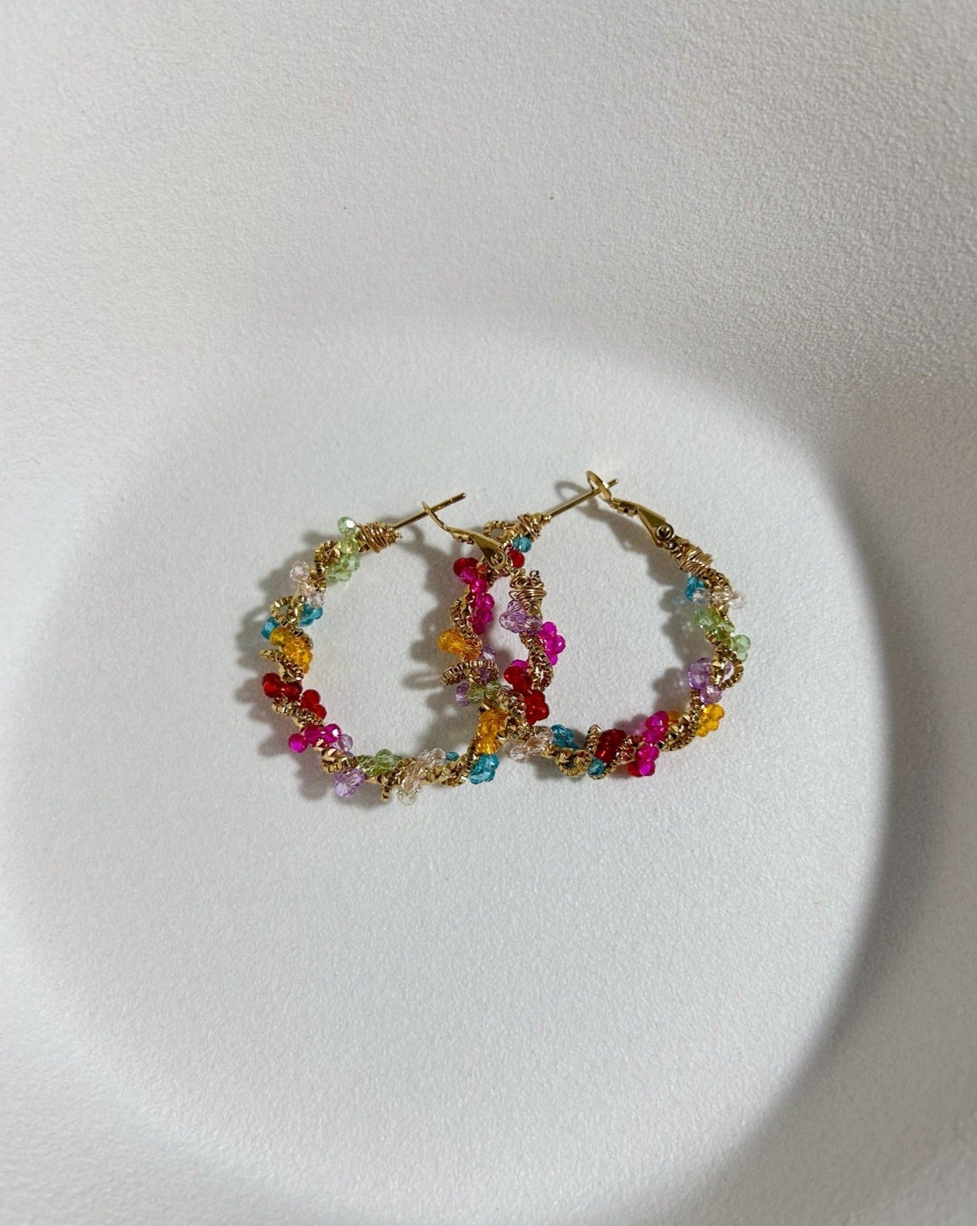 Boucle d'oreilles multicolores