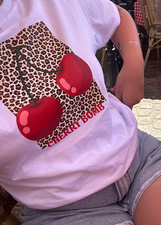 T-shirt Cherry Bomb